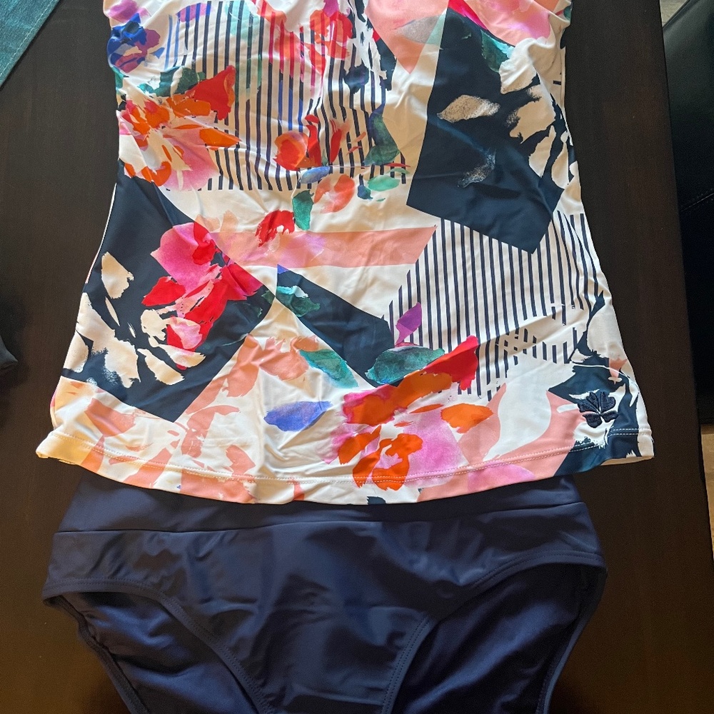 Women’s bathing suit